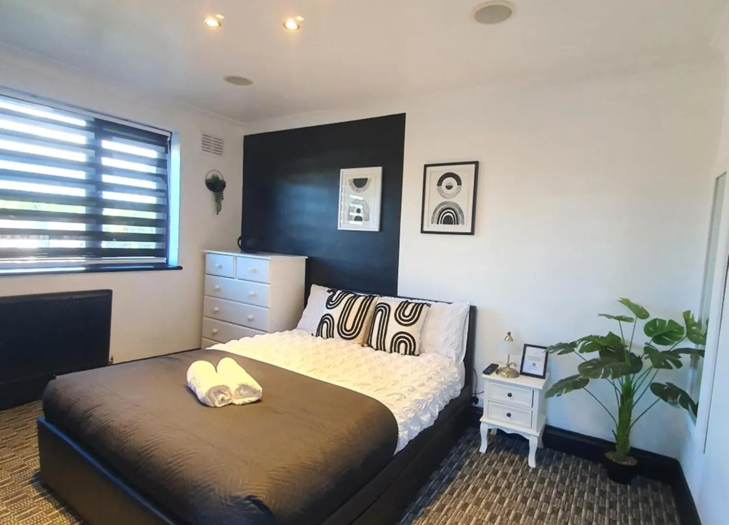 Bespoke Large Double Room - Long Stay Luton  Homestay