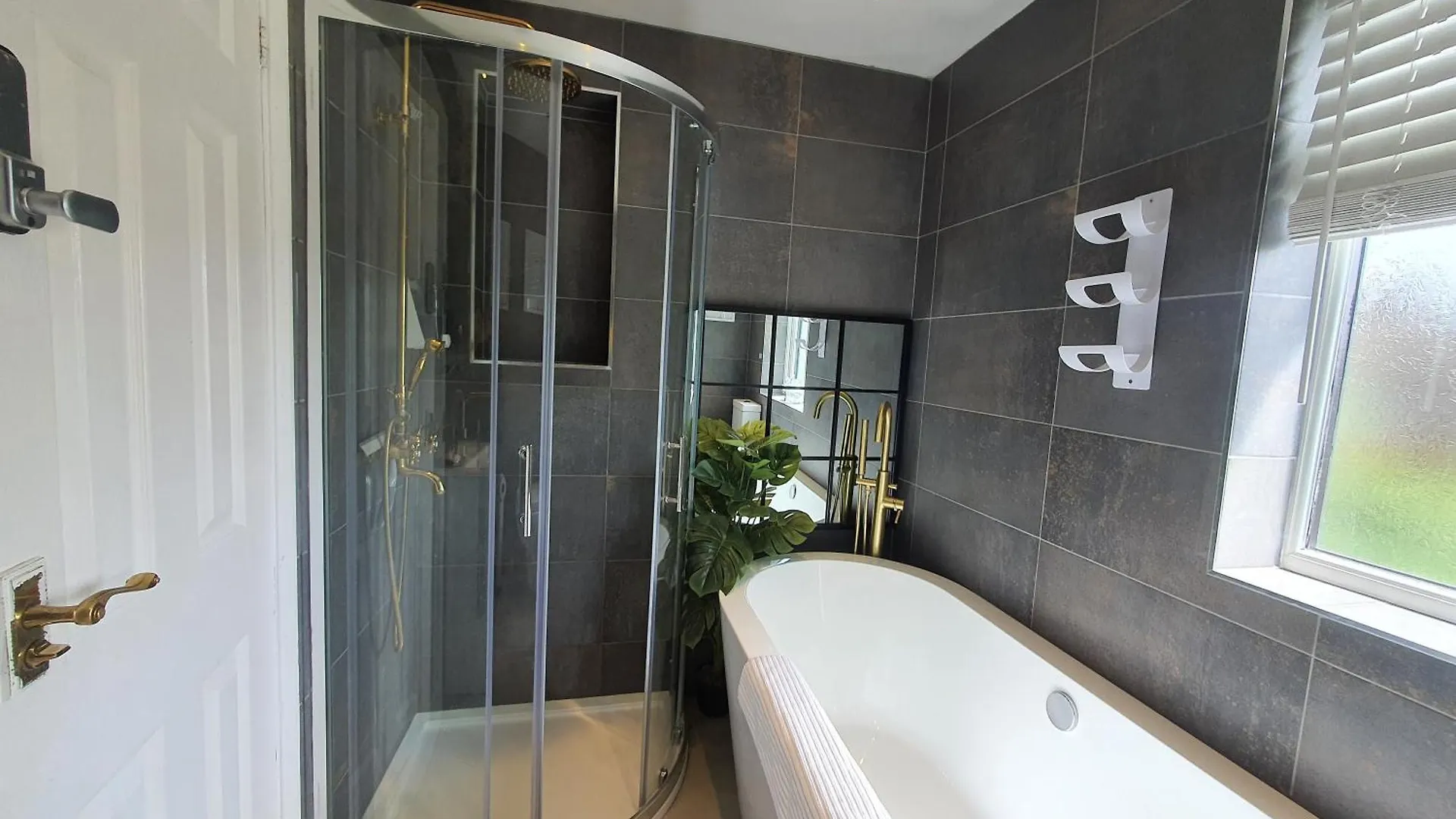 Bespoke Large Double Room - Long Stay Luton  United Kingdom